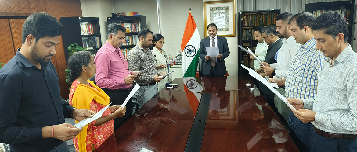 As part of the Swachchta Hi Seva campaign observed by the Consulate, Consul General administered the “Swachchta Pledge” to all the officers and officials of the Post' (20.09.2024)